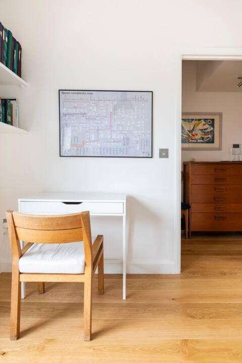 Spacious Bright W/private Br, View & Terrace. * Londra